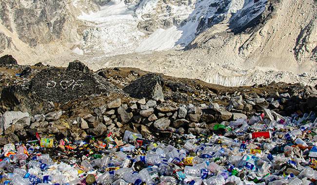 How to Deal With The Hiking Garbage Without Destroying The Environment