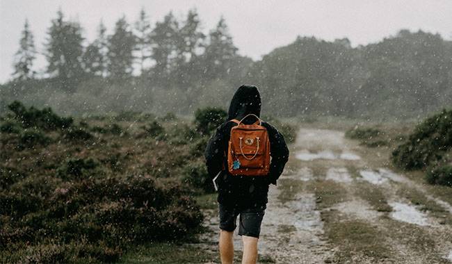 How to Don't Feel Bad When Hiking in The Rain